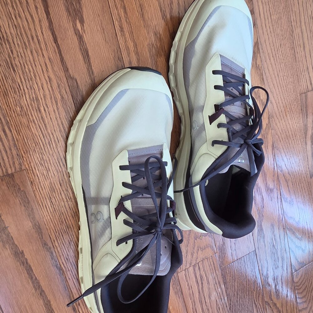 On Cloudvista Mens Running/Trail Shoe - Rare Color